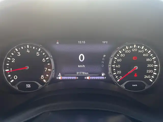 クライスラー・ジープ ジープ レネゲード リミテッド 高知県 2020(令2)年 3.2万km 黒 純正ナビ/【フルセグTV/BT/Applecarplay/Android Auto】/アドバンストブレーキアシスト/LaneSenseTM車線逸脱警報プラス/前面衝突警報（クラッシュミティゲーション付）/ブラインドスポットモニター / リアクロスパスディテクション/Parkviewリアバックアップカメラ/ParkSenseリアパークアシスト/エレクトロニック・スタビリティ・コントロール（横滑り防止）/エレクトロニック・ロール・ミティゲーション（車線逸脱防止）/オールスピードトラクションコントロール（タイヤ空転防止）/アダプティブクルーズコントロール/LEDヘッドライト（デイタイム・ランニング・ライト付）/黒レザーシート/シートヒーター/ステアリングヒーター/純正17インチアルミホイール/前後ドラレコ