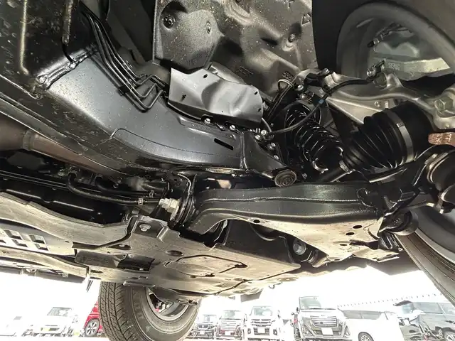 トヨタ ランドクルーザー GRスポーツ 滋賀県 2023(令5)年 0.2万km プレシャスホワイトパール ワンオーナー/寒冷地仕様/・ＰＴＣ（補助）ヒーター/・リアフォグランプ/リヤシートエンターテイメントシステム/クールBOX/サンルーフ/ルーフレール/ＪＢＬプレミアムサウンドシステム/Ｔ－Ｃｏｎｎｅｃｔ12.3インチナビゲーションシステム/(AM/FM/CD/DVD/TVフルセグ/Bluetooth/サウンドライブラリ/Miracast/USB/SD)/Toyota Safety Sense/・プリクラッシュセーフティ/・レーントレーシングアシスト/・レーダークルーズコントロール/・ロードサインアシスト/パノラミックビューモニター：マルチテレインモニター/ブラインドスポットモニター/横滑り防止装置/ETC2.0/シートヒーターD/N2列目/シートベンチレーションD/N2列目/ステアリングヒーター/ステアリングスイッチ/ハンズフリーフォン/電動リアゲート/コーナーセンサー/オートエアコン（後席）/オートハイビーム/オートライト/LEDヘッドライト/フロントフォグ/電動格納ミラー/パワーシートD/N/シートメモリー/革巻きステアリング/純正フロアマット/電動サードシート/電子パーキング/ブレーキホールド/AC100V