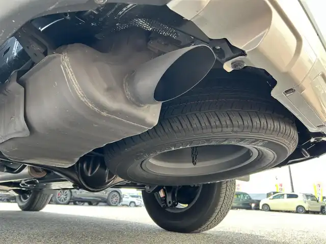 トヨタ ランドクルーザー GRスポーツ 滋賀県 2023(令5)年 0.2万km プレシャスホワイトパール ワンオーナー/寒冷地仕様/・ＰＴＣ（補助）ヒーター/・リアフォグランプ/リヤシートエンターテイメントシステム/クールBOX/サンルーフ/ルーフレール/ＪＢＬプレミアムサウンドシステム/Ｔ－Ｃｏｎｎｅｃｔ12.3インチナビゲーションシステム/(AM/FM/CD/DVD/TVフルセグ/Bluetooth/サウンドライブラリ/Miracast/USB/SD)/Toyota Safety Sense/・プリクラッシュセーフティ/・レーントレーシングアシスト/・レーダークルーズコントロール/・ロードサインアシスト/パノラミックビューモニター：マルチテレインモニター/ブラインドスポットモニター/横滑り防止装置/ETC2.0/シートヒーターD/N2列目/シートベンチレーションD/N2列目/ステアリングヒーター/ステアリングスイッチ/ハンズフリーフォン/電動リアゲート/コーナーセンサー/オートエアコン（後席）/オートハイビーム/オートライト/LEDヘッドライト/フロントフォグ/電動格納ミラー/パワーシートD/N/シートメモリー/革巻きステアリング/純正フロアマット/電動サードシート/電子パーキング/ブレーキホールド/AC100V