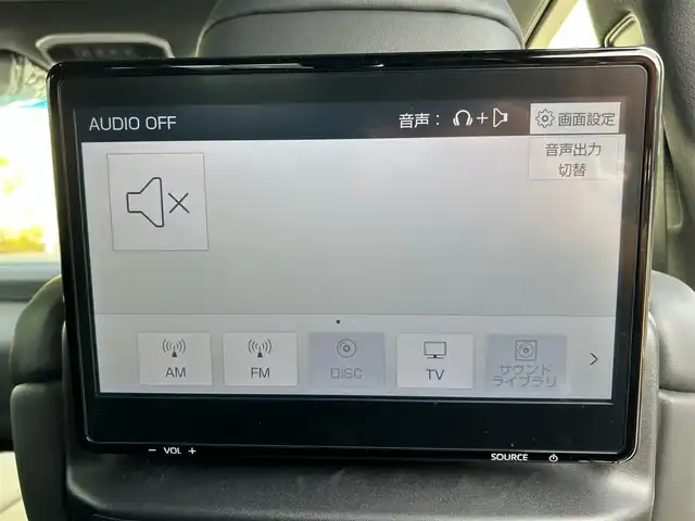 トヨタ ランドクルーザー GRスポーツ 滋賀県 2023(令5)年 0.2万km プレシャスホワイトパール ワンオーナー/寒冷地仕様/・ＰＴＣ（補助）ヒーター/・リアフォグランプ/リヤシートエンターテイメントシステム/クールBOX/サンルーフ/ルーフレール/ＪＢＬプレミアムサウンドシステム/Ｔ－Ｃｏｎｎｅｃｔ12.3インチナビゲーションシステム/(AM/FM/CD/DVD/TVフルセグ/Bluetooth/サウンドライブラリ/Miracast/USB/SD)/Toyota Safety Sense/・プリクラッシュセーフティ/・レーントレーシングアシスト/・レーダークルーズコントロール/・ロードサインアシスト/パノラミックビューモニター：マルチテレインモニター/ブラインドスポットモニター/横滑り防止装置/ETC2.0/シートヒーターD/N2列目/シートベンチレーションD/N2列目/ステアリングヒーター/ステアリングスイッチ/ハンズフリーフォン/電動リアゲート/コーナーセンサー/オートエアコン（後席）/オートハイビーム/オートライト/LEDヘッドライト/フロントフォグ/電動格納ミラー/パワーシートD/N/シートメモリー/革巻きステアリング/純正フロアマット/電動サードシート/電子パーキング/ブレーキホールド/AC100V