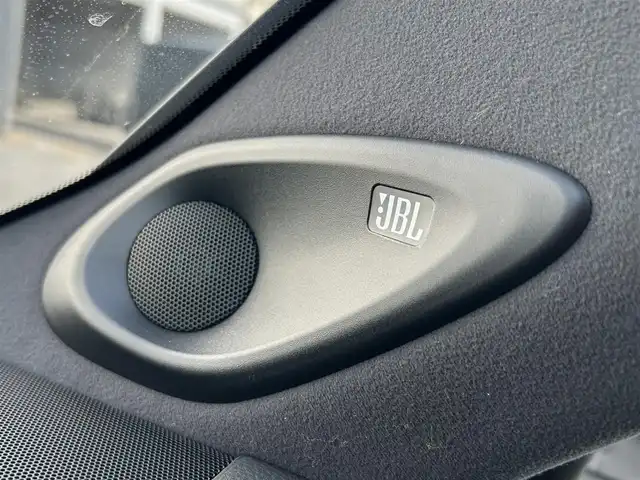 トヨタ ランドクルーザー GRスポーツ 滋賀県 2023(令5)年 0.2万km プレシャスホワイトパール ワンオーナー/寒冷地仕様/・ＰＴＣ（補助）ヒーター/・リアフォグランプ/リヤシートエンターテイメントシステム/クールBOX/サンルーフ/ルーフレール/ＪＢＬプレミアムサウンドシステム/Ｔ－Ｃｏｎｎｅｃｔ12.3インチナビゲーションシステム/(AM/FM/CD/DVD/TVフルセグ/Bluetooth/サウンドライブラリ/Miracast/USB/SD)/Toyota Safety Sense/・プリクラッシュセーフティ/・レーントレーシングアシスト/・レーダークルーズコントロール/・ロードサインアシスト/パノラミックビューモニター：マルチテレインモニター/ブラインドスポットモニター/横滑り防止装置/ETC2.0/シートヒーターD/N2列目/シートベンチレーションD/N2列目/ステアリングヒーター/ステアリングスイッチ/ハンズフリーフォン/電動リアゲート/コーナーセンサー/オートエアコン（後席）/オートハイビーム/オートライト/LEDヘッドライト/フロントフォグ/電動格納ミラー/パワーシートD/N/シートメモリー/革巻きステアリング/純正フロアマット/電動サードシート/電子パーキング/ブレーキホールド/AC100V