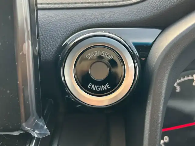 トヨタ ランドクルーザー GRスポーツ 滋賀県 2023(令5)年 0.2万km プレシャスホワイトパール ワンオーナー/寒冷地仕様/・ＰＴＣ（補助）ヒーター/・リアフォグランプ/リヤシートエンターテイメントシステム/クールBOX/サンルーフ/ルーフレール/ＪＢＬプレミアムサウンドシステム/Ｔ－Ｃｏｎｎｅｃｔ12.3インチナビゲーションシステム/(AM/FM/CD/DVD/TVフルセグ/Bluetooth/サウンドライブラリ/Miracast/USB/SD)/Toyota Safety Sense/・プリクラッシュセーフティ/・レーントレーシングアシスト/・レーダークルーズコントロール/・ロードサインアシスト/パノラミックビューモニター：マルチテレインモニター/ブラインドスポットモニター/横滑り防止装置/ETC2.0/シートヒーターD/N2列目/シートベンチレーションD/N2列目/ステアリングヒーター/ステアリングスイッチ/ハンズフリーフォン/電動リアゲート/コーナーセンサー/オートエアコン（後席）/オートハイビーム/オートライト/LEDヘッドライト/フロントフォグ/電動格納ミラー/パワーシートD/N/シートメモリー/革巻きステアリング/純正フロアマット/電動サードシート/電子パーキング/ブレーキホールド/AC100V