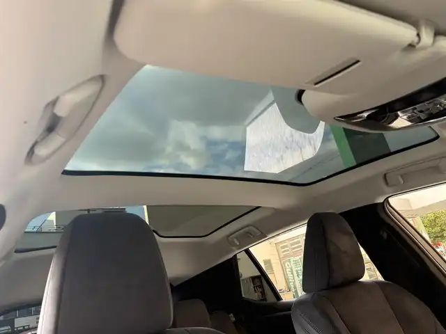 レクサス ＲＺ 300e バージョンL 大阪府 2024(令6)年 1.3万km グラファイトブラックガラスフレーク OP:パノラマルーフ(ルーフシェード付き)/OP:マークレビンソンプレミアムサウンド/OP:アドバンスドパーク＋パーキングサポートブレーキ/OP:デジタルインナーミラー/OP:おくだけ充電/純正14インチディスプレイオーディオ＋/・AM/FM/BT/フルセグ/・Apple car play/Android auto/パノラミックビューモニター/ナビ連動前後ドラレコ/ヘッドアップディスプレイ/電動リアゲート/D/Nパワーシート/Dメモリシート/D/N/二列目シートヒーター/D/Nエアシート/ステアリングヒーター/レクサスセーフティーシステム＋/・プリクラッシュセーフティー/・レーンディパーチャーアラート/・レーントレーシングアシスト/・レーンチェンジアシスト/・レーダークルーズコントロール/・アダプティブハイビームシステム/・ロードサインアシスト/・発進遅れ告知/・ドライバー異常時対応/・ドライバーモニター連携/・フロントクロストラフィックアラート/・プロアクティブドライビングアシスト/・ブラインドスポットモニター/LEDヘッドライト/ETC2.0/保証書/記録簿R6/R7/スペアキー/カードキー/充電ケーブル積み込み