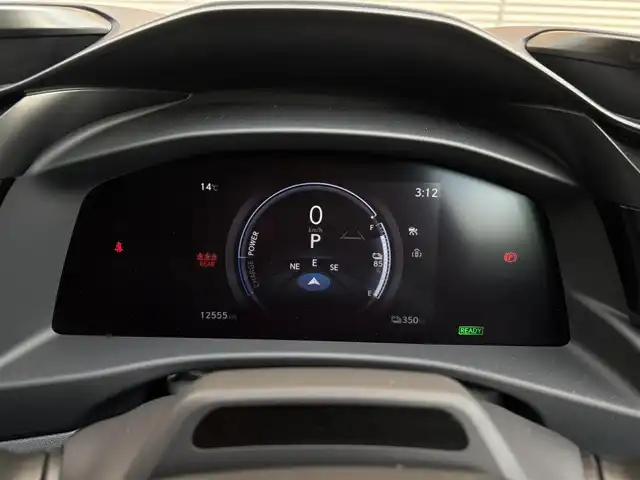 レクサス ＲＺ 300e バージョンL 大阪府 2024(令6)年 1.3万km グラファイトブラックガラスフレーク OP:パノラマルーフ(ルーフシェード付き)/OP:マークレビンソンプレミアムサウンド/OP:アドバンスドパーク＋パーキングサポートブレーキ/OP:デジタルインナーミラー/OP:おくだけ充電/純正14インチディスプレイオーディオ＋/・AM/FM/BT/フルセグ/・Apple car play/Android auto/パノラミックビューモニター/ナビ連動前後ドラレコ/ヘッドアップディスプレイ/電動リアゲート/D/Nパワーシート/Dメモリシート/D/N/二列目シートヒーター/D/Nエアシート/ステアリングヒーター/レクサスセーフティーシステム＋/・プリクラッシュセーフティー/・レーンディパーチャーアラート/・レーントレーシングアシスト/・レーンチェンジアシスト/・レーダークルーズコントロール/・アダプティブハイビームシステム/・ロードサインアシスト/・発進遅れ告知/・ドライバー異常時対応/・ドライバーモニター連携/・フロントクロストラフィックアラート/・プロアクティブドライビングアシスト/・ブラインドスポットモニター/LEDヘッドライト/ETC2.0/保証書/記録簿R6/R7/スペアキー/カードキー/充電ケーブル積み込み