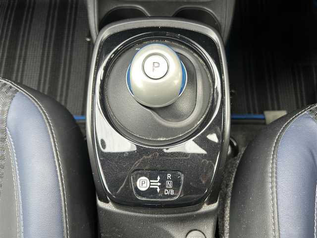 日産 ノート e－パワー メダリスト Bアロー 神奈川県 2018(平30)年 8.3万km ブリリアントホワイトパール/スーパーブラック 2トーン ワンオーナー/ディーラーop メモリーナビ/・フルセグTV/CD/DVD/AUX/BT/アラウンドビューモニター/ETC/ドライブレコーダー/プッシュスタート/インテリジェントクルーズコントロール/衝突被害軽減システム/レーンアシスト/イモビライザー/ハーフレザーシート/スポーツモード/エコモード/LEDヘッドライト/フォグランプ/社外15インチAW/純正フロアマット/保証書/取扱説明書/スペアキー×1