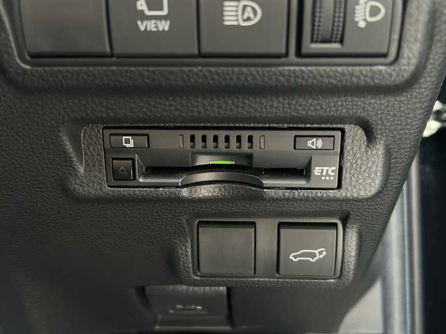 トヨタ カローラ クロス ハイブリッド Z 佐賀県 2021(令3)年 2万km アティチュードブラックマイカ 純正ディスプレイオーディオ/Bluetooth/USB/Apple Car Play/Android Auto/ワンオーナー/フルセグTV/アラウンドビューモニター/ガラスルーフ/トヨタセーフティセンス/・レーンキープアシスト/・プリクラッシュ/・ブラインドスポットモニター/・追従機能付きクルーズコントロール/・クリアランスソナー/ルーフレール/前席シートヒーター/前席パワーシート/ハーフレザーシート/LEDオートライト／オートマチックハイビーム/ダブルエアコン/ETC/ブレーキホールド/プッシュスタート