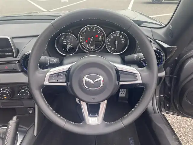 マツダ ロードスター 990S 島根県 2022(令4)年 1.6万km マシーングレープレミアムM 純正オーディオプレイヤー(ラジオ/USB/AUX)/ブレンボブレーキ/レイズ鍛造16インチホイール/ネイビートップ/スマートシティーブレーキサポート/ブラインドスポットモニタリング/車線逸脱警告/LEDヘッドライト/オートライト/プッシュスタート/ステアリングリモコン/純正フロアマット/スペアキー×1