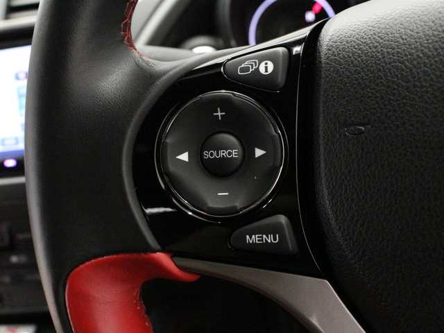 ホンダ シビック タイプR 三重県 2016(平28)年 0.6万km チャンピオンシップホワイト 750台限定車/6MT/アイドリングストップ/+Rスイッチ/KENWOODメモリナビ・地デジTV(MDV-Z702)/・DVD/CD/・Bluetooth/KENWOODツイーター/KENWOODドライブレコーダー(KNA-DR500)/バックカメラ/クルーズコントロール/ステアリングリモコン/ETC/純正19インチベルリナブラックアルミホイール/brembo製ベンチレーテッドディスクブレーキ(フロント)/brembo製アルミ対向4ポッドキャリパー/ステンレス製メッシュフロントグリル/ベルリナブラックフロントスポイラー/オーバーフェンダー/ベルリナブラックサイドシルスポイラー/ベルリナブラックリアスポイラー/ディフューザー付リアバンパー/LEDリアコンビネーションランプ/LEDヘッドランプ/・オートライト/フォグランプ/プッシュエンジンスタート/スマートキー×2/新車時保証書/取扱説明書