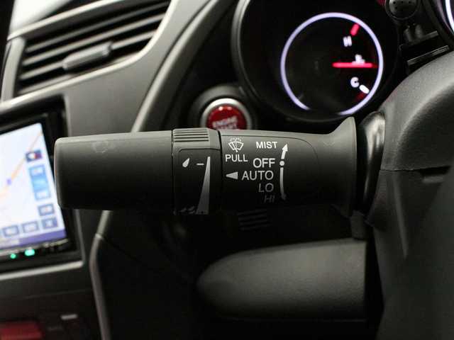 ホンダ シビック タイプR 三重県 2016(平28)年 0.6万km チャンピオンシップホワイト 750台限定車/6MT/アイドリングストップ/+Rスイッチ/KENWOODメモリナビ・地デジTV(MDV-Z702)/・DVD/CD/・Bluetooth/KENWOODツイーター/KENWOODドライブレコーダー(KNA-DR500)/バックカメラ/クルーズコントロール/ステアリングリモコン/ETC/純正19インチベルリナブラックアルミホイール/brembo製ベンチレーテッドディスクブレーキ(フロント)/brembo製アルミ対向4ポッドキャリパー/ステンレス製メッシュフロントグリル/ベルリナブラックフロントスポイラー/オーバーフェンダー/ベルリナブラックサイドシルスポイラー/ベルリナブラックリアスポイラー/ディフューザー付リアバンパー/LEDリアコンビネーションランプ/LEDヘッドランプ/・オートライト/フォグランプ/プッシュエンジンスタート/スマートキー×2/新車時保証書/取扱説明書