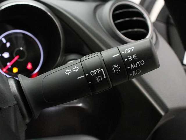 ホンダ シビック タイプR 三重県 2016(平28)年 0.6万km チャンピオンシップホワイト 750台限定車/6MT/アイドリングストップ/+Rスイッチ/KENWOODメモリナビ・地デジTV(MDV-Z702)/・DVD/CD/・Bluetooth/KENWOODツイーター/KENWOODドライブレコーダー(KNA-DR500)/バックカメラ/クルーズコントロール/ステアリングリモコン/ETC/純正19インチベルリナブラックアルミホイール/brembo製ベンチレーテッドディスクブレーキ(フロント)/brembo製アルミ対向4ポッドキャリパー/ステンレス製メッシュフロントグリル/ベルリナブラックフロントスポイラー/オーバーフェンダー/ベルリナブラックサイドシルスポイラー/ベルリナブラックリアスポイラー/ディフューザー付リアバンパー/LEDリアコンビネーションランプ/LEDヘッドランプ/・オートライト/フォグランプ/プッシュエンジンスタート/スマートキー×2/新車時保証書/取扱説明書