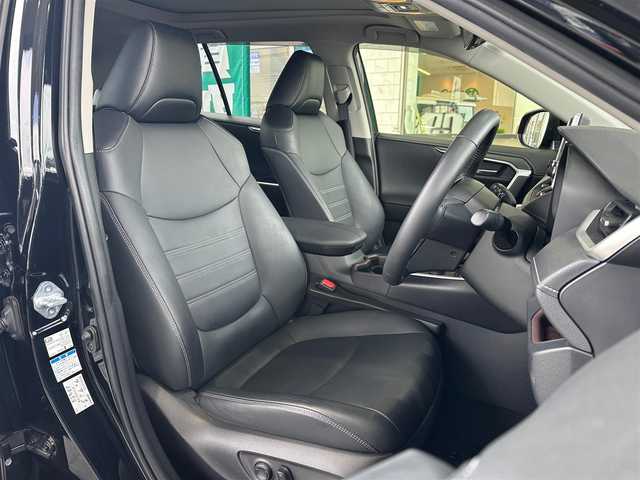 トヨタ ＲＡＶ４ ハイブリットG 茨城県 2021(令3)年 2.6万km アティチュードブラックマイカ ワンオーナー/サンルーフ/純正ディスプレーオーディオ/ナビ/バックカメラ/フルセグ/Bluetooth/デジタルインナーミラー/レーダークルーズコントロール/純正LEDヘッドライト/純正フォグライト/オートライト/オートハイビーム/前席シートヒーター/ステアリングヒーター/運転席メモリ機能付パワーシート/パーワバックドア/純正18インチアルミホイール/スマートキー/プッシュスタート/取扱説明書/新車時保証書