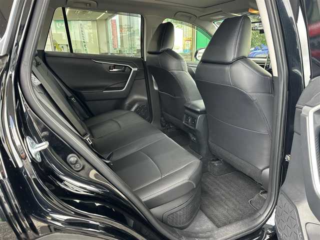 トヨタ ＲＡＶ４ ハイブリットG 茨城県 2021(令3)年 2.6万km アティチュードブラックマイカ ワンオーナー/サンルーフ/純正ディスプレーオーディオ/ナビ/バックカメラ/フルセグ/Bluetooth/デジタルインナーミラー/レーダークルーズコントロール/純正LEDヘッドライト/純正フォグライト/オートライト/オートハイビーム/前席シートヒーター/ステアリングヒーター/運転席メモリ機能付パワーシート/パーワバックドア/純正18インチアルミホイール/スマートキー/プッシュスタート/取扱説明書/新車時保証書