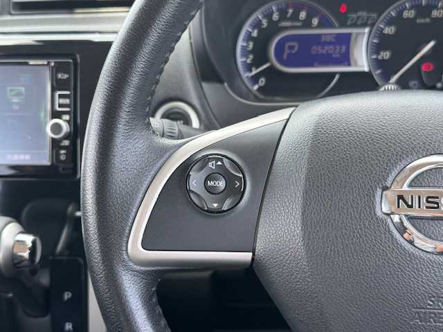 日産 デイズ ハイウェイスターG ターボ 静岡県 2016(平28)年 5.2万km ブラック ●純正ナビ/(フルセグ/CD/DVD/Bluetooth)/(MM316D-W)/●全方位カメラ/●衝突被害軽減システム/●オートライト/●オートマチックハイビーム/●革巻きステアリング/●ステアリングスイッチ/●ETC/●電動格納ウィンカーミラー/●ドアバイザー/●スマートキー/●プッシュスタート/●純正フロアマット/●社外14インチアルミホイール(MiLLOUS)/●純正アルミホイールサマータイヤ4本付き/●ダブルSRS＋ABS