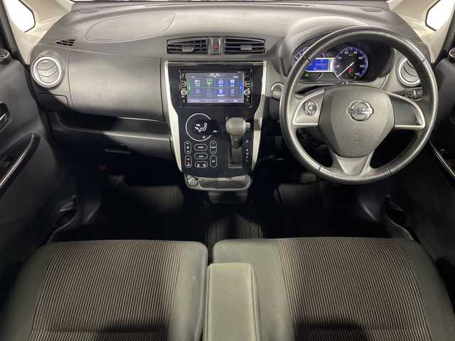 日産 デイズ ハイウェイスターG ターボ 神奈川県 2016(平28)年 5.2万km ブラック ●純正ナビ/(フルセグ/CD/DVD/Bluetooth)/(MM316D-W)/●全方位カメラ/●衝突被害軽減システム/●オートライト/●オートマチックハイビーム/●革巻きステアリング/●ステアリングスイッチ/●ETC/●電動格納ウィンカーミラー/●ドアバイザー/●スマートキー/●プッシュスタート/●純正フロアマット/●社外14インチアルミホイール(MiLLOUS)/●純正アルミホイールサマータイヤ4本付き/●ダブルSRS＋ABS