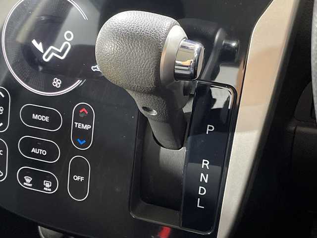 日産 デイズ ハイウェイスターG ターボ 神奈川県 2016(平28)年 5.2万km ブラック ●純正ナビ/(フルセグ/CD/DVD/Bluetooth)/(MM316D-W)/●全方位カメラ/●衝突被害軽減システム/●オートライト/●オートマチックハイビーム/●革巻きステアリング/●ステアリングスイッチ/●ETC/●電動格納ウィンカーミラー/●ドアバイザー/●スマートキー/●プッシュスタート/●純正フロアマット/●社外14インチアルミホイール(MiLLOUS)/●純正アルミホイールサマータイヤ4本付き/●ダブルSRS＋ABS