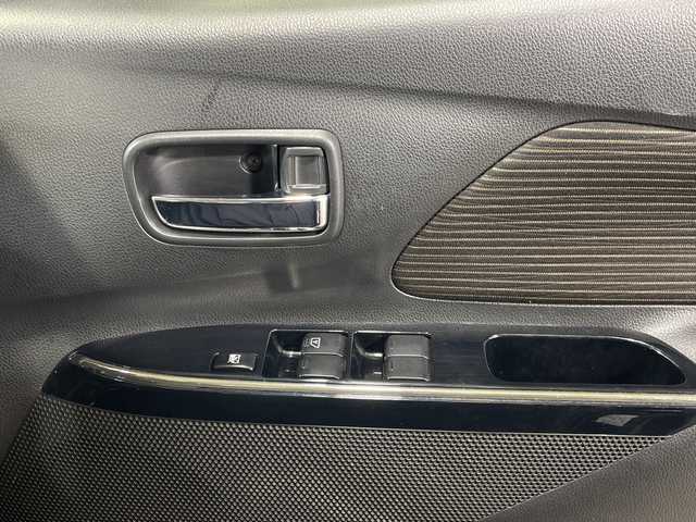 日産 デイズ ハイウェイスターG ターボ 神奈川県 2016(平28)年 5.2万km ブラック ●純正ナビ/(フルセグ/CD/DVD/Bluetooth)/(MM316D-W)/●全方位カメラ/●衝突被害軽減システム/●オートライト/●オートマチックハイビーム/●革巻きステアリング/●ステアリングスイッチ/●ETC/●電動格納ウィンカーミラー/●ドアバイザー/●スマートキー/●プッシュスタート/●純正フロアマット/●社外14インチアルミホイール(MiLLOUS)/●純正アルミホイールサマータイヤ4本付き/●ダブルSRS＋ABS