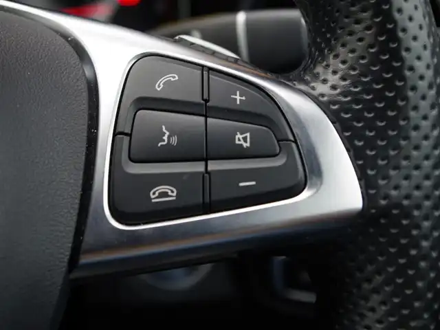 メルセデス・ベンツ Ｃ１８０ ローレウスエディション 埼玉県 2018(平30)年 2.9万km ポーラホワイト 特別仕様車 /ブラックレザーシート /アダプティブクルーズコントロール /レーダーセーフティパッケージ /ベーシックパッケージ /ブラインドスポットモニター /バックカメラ /純正ナビ /ETC /フルセグTV /シートヒーター