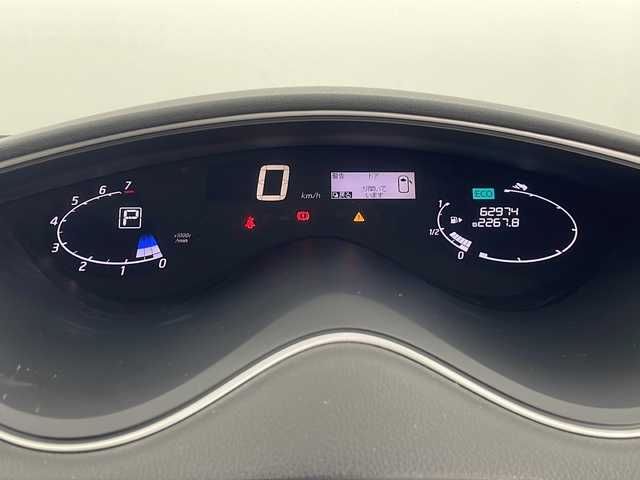 日産 セレナ HWS S HV Vセレ +SeftyⅡ 埼玉県 2016(平28)年 6.3万km ブリリアントホワイトパール 社外９インチナビ　（KENWOOD）/全方位カメラ/後席フリップダウンモニター（carrozzeria）/両側パワースライドドア/クルーズコントロール/クリアランスソナー/社外ＥＴＣ/エマージェンシーブレーキ/横滑り防止装置/衝突軽減ブレーキ/盗難防止装置/コーナーセンサー/ロールサンシェード/アイドリングストップ/オートLEDライト/フロントフォグランプ/社外フロアマット/純正アルミホイール/純正エアロ/・フロント/・リア/・サイド