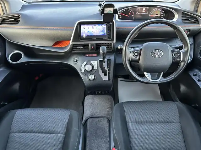 トヨタ シエンタ G 兵庫県 2020(令2)年 6万km ベージュ ワンオーナー/社外ナビ/BTオーディオ/フルセグテレビ/CD/DVD再生機能/バックカメラ/ETC/両側パワースライドドア/前席シートヒーター/ステアリングヒーター/ヘッドライトレベライザー/衝突軽減ブレーキ/アイドリングストップ