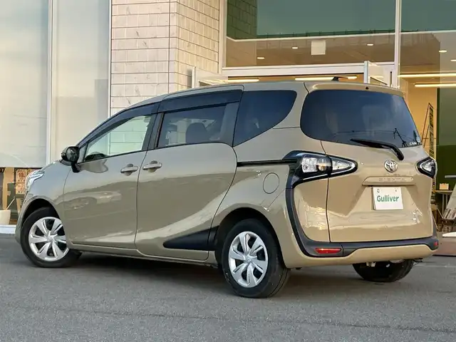 トヨタ シエンタ G 兵庫県 2020(令2)年 6万km ベージュ ワンオーナー/社外ナビ/BTオーディオ/フルセグテレビ/CD/DVD再生機能/バックカメラ/ETC/両側パワースライドドア/前席シートヒーター/ステアリングヒーター/ヘッドライトレベライザー/衝突軽減ブレーキ/アイドリングストップ