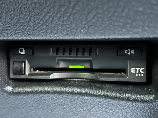 トヨタ シエンタ G 兵庫県 2020(令2)年 6万km ベージュ ワンオーナー/社外ナビ/BTオーディオ/フルセグテレビ/CD/DVD再生機能/バックカメラ/ETC/両側パワースライドドア/前席シートヒーター/ステアリングヒーター/ヘッドライトレベライザー/衝突軽減ブレーキ/アイドリングストップ