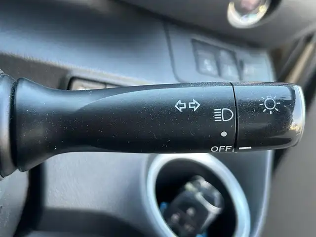 トヨタ シエンタ G 兵庫県 2020(令2)年 6万km ベージュ ワンオーナー/社外ナビ/BTオーディオ/フルセグテレビ/CD/DVD再生機能/バックカメラ/ETC/両側パワースライドドア/前席シートヒーター/ステアリングヒーター/ヘッドライトレベライザー/衝突軽減ブレーキ/アイドリングストップ