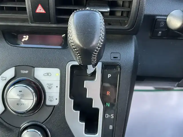 トヨタ シエンタ G 兵庫県 2020(令2)年 6万km ベージュ ワンオーナー/社外ナビ/BTオーディオ/フルセグテレビ/CD/DVD再生機能/バックカメラ/ETC/両側パワースライドドア/前席シートヒーター/ステアリングヒーター/ヘッドライトレベライザー/衝突軽減ブレーキ/アイドリングストップ