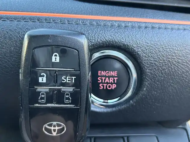 トヨタ シエンタ G 兵庫県 2020(令2)年 6万km ベージュ ワンオーナー/社外ナビ/BTオーディオ/フルセグテレビ/CD/DVD再生機能/バックカメラ/ETC/両側パワースライドドア/前席シートヒーター/ステアリングヒーター/ヘッドライトレベライザー/衝突軽減ブレーキ/アイドリングストップ