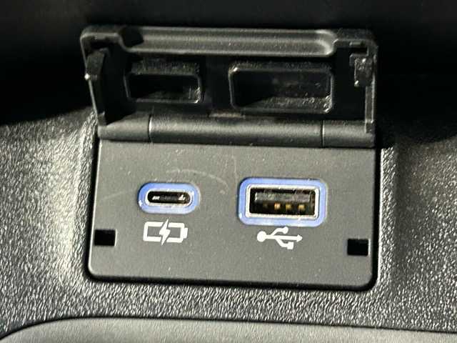 トヨタ シエンタ Z 千葉県 2022(令4)年 1.9万km ブラック ワンオーナー/純正ナビ/Bluetooth/フルセグTV/ETC2.0/全方位カメラ/両側パワースライドドア/プリクラッシュセーフティ/レーンディパーチャーアラート/ブラインドスポットモニター/クリアランスソナー/プロアクティブドライビングアシスト/ロードサインアシスト/オートハイビーム/レーダークルーズコントロール/前席シートヒーター/ステアリングヒーター/スマートキー/スペアキー×１/プッシュスタート/純正フロアマット/純正アルミホイール