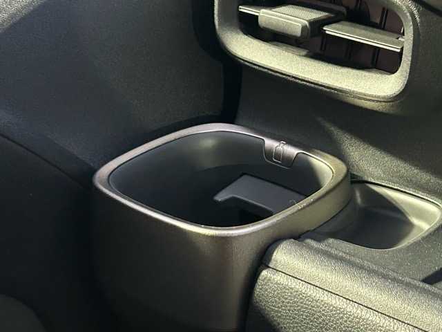 トヨタ シエンタ Z 千葉県 2022(令4)年 1.9万km ブラック ワンオーナー/純正ナビ/Bluetooth/フルセグTV/ETC2.0/全方位カメラ/両側パワースライドドア/プリクラッシュセーフティ/レーンディパーチャーアラート/ブラインドスポットモニター/クリアランスソナー/プロアクティブドライビングアシスト/ロードサインアシスト/オートハイビーム/レーダークルーズコントロール/前席シートヒーター/ステアリングヒーター/スマートキー/スペアキー×１/プッシュスタート/純正フロアマット/純正アルミホイール