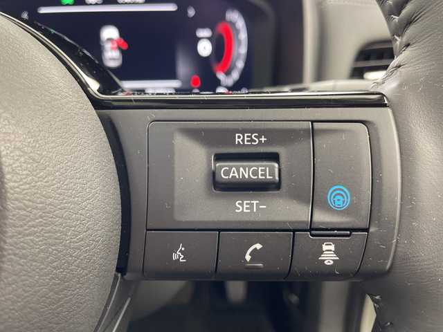 日産 エクストレイル G e－4ORCE 岐阜県 2024(令6)年 0.2万km ブリリアントホワイトパール 純正ナビ/Bluetooth/USB/AppleCarPlay/フルセグTV/アラウンドビューモニター/パノラミックガラスルーフ/プロパイロット2.0/プロパイロットパーキング/e-Pedal/インテリジェントルームミラー/エマージェンシーブレーキ/車線逸脱警報/車線逸脱防止支援システム/アダプティブヘッドライト/ソナー/標識検知機能/ヘッドアップディスプレイ/リモコンオートバックドア/ブラインドスポットインフォメーション/ハンドル支援/ステアリングヒーター/シートヒーター/ポジションメモリー/パワーシート/ワイヤレス充電器/前後ドライブレコーダー/ETC2.0/電動パーキングブレーキ/ブレーキホールド/ステアリングリモコン/ヘッドライトレベライザー/オートLEDヘッドライト/レザーシート/電動格納ミラー革巻きステアリング