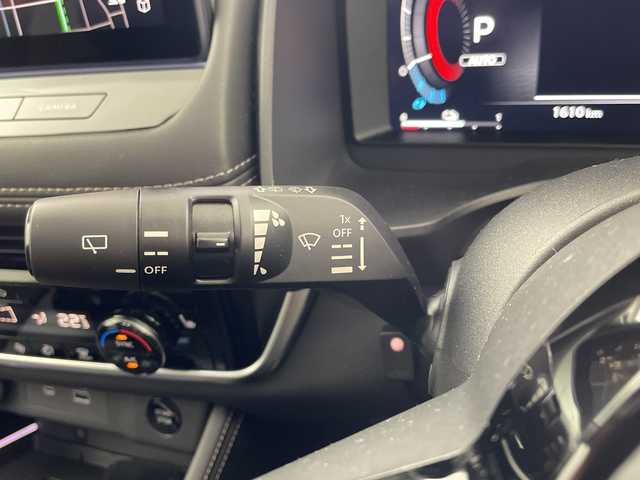 日産 エクストレイル G e－4ORCE 岐阜県 2024(令6)年 0.2万km ブリリアントホワイトパール 純正ナビ/Bluetooth/USB/AppleCarPlay/フルセグTV/アラウンドビューモニター/パノラミックガラスルーフ/プロパイロット2.0/プロパイロットパーキング/e-Pedal/インテリジェントルームミラー/エマージェンシーブレーキ/車線逸脱警報/車線逸脱防止支援システム/アダプティブヘッドライト/ソナー/標識検知機能/ヘッドアップディスプレイ/リモコンオートバックドア/ブラインドスポットインフォメーション/ハンドル支援/ステアリングヒーター/シートヒーター/ポジションメモリー/パワーシート/ワイヤレス充電器/前後ドライブレコーダー/ETC2.0/電動パーキングブレーキ/ブレーキホールド/ステアリングリモコン/ヘッドライトレベライザー/オートLEDヘッドライト/レザーシート/電動格納ミラー革巻きステアリング