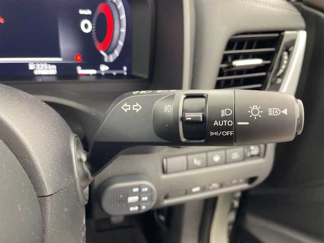 日産 エクストレイル G e－4ORCE 岐阜県 2024(令6)年 0.2万km ブリリアントホワイトパール 純正ナビ/Bluetooth/USB/AppleCarPlay/フルセグTV/アラウンドビューモニター/パノラミックガラスルーフ/プロパイロット2.0/プロパイロットパーキング/e-Pedal/インテリジェントルームミラー/エマージェンシーブレーキ/車線逸脱警報/車線逸脱防止支援システム/アダプティブヘッドライト/ソナー/標識検知機能/ヘッドアップディスプレイ/リモコンオートバックドア/ブラインドスポットインフォメーション/ハンドル支援/ステアリングヒーター/シートヒーター/ポジションメモリー/パワーシート/ワイヤレス充電器/前後ドライブレコーダー/ETC2.0/電動パーキングブレーキ/ブレーキホールド/ステアリングリモコン/ヘッドライトレベライザー/オートLEDヘッドライト/レザーシート/電動格納ミラー革巻きステアリング