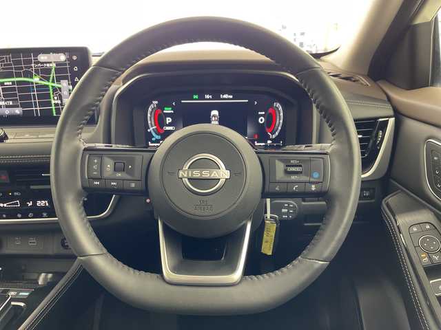 日産 エクストレイル G e－4ORCE 岐阜県 2024(令6)年 0.2万km ブリリアントホワイトパール 純正ナビ/Bluetooth/USB/AppleCarPlay/フルセグTV/アラウンドビューモニター/パノラミックガラスルーフ/プロパイロット2.0/プロパイロットパーキング/e-Pedal/インテリジェントルームミラー/エマージェンシーブレーキ/車線逸脱警報/車線逸脱防止支援システム/アダプティブヘッドライト/ソナー/標識検知機能/ヘッドアップディスプレイ/リモコンオートバックドア/ブラインドスポットインフォメーション/ハンドル支援/ステアリングヒーター/シートヒーター/ポジションメモリー/パワーシート/ワイヤレス充電器/前後ドライブレコーダー/ETC2.0/電動パーキングブレーキ/ブレーキホールド/ステアリングリモコン/ヘッドライトレベライザー/オートLEDヘッドライト/レザーシート/電動格納ミラー革巻きステアリング