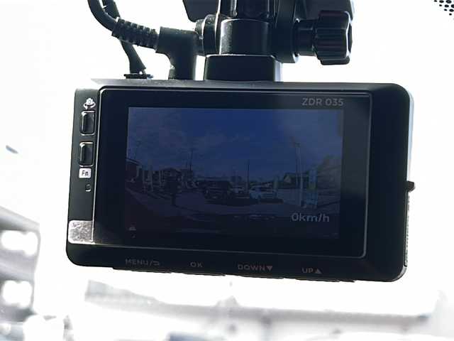 レクサス ＵＸ 250h Fスポーツ 愛知県 2022(令4)年 2.2万km グラファイトブラックガラスフレーク /禁煙車/ワンオーナー//ムーンルーフ(チルト&スライド)//12.3インチディスプレイオーディオ//コネクティッドナビ/フルセグTV//Bluetooth・USB//バックカメラ・パノラミックビューモニター//ビルトインETC2.0//赤革シート//前後ドライブレコーダー（ZDR035）//レクサスセーフティシステムプラス//プリクラッシュセーフティ//レーンディパーチャーアラート//レーントレーシングアシスト//オートマチックハイビーム//レーダークルーズコントロール/　（全車速追従機能付き）//ブラインドスポットモニター//ロードサインアシスト//先行車発進告知機能//プロアクティブドライビングアシスト//クリアランスソナー//前席パワーシート（D席ポジションメモリ付き）//前席シートヒーター//ステアリングヒーター//電動パーキング・ブレーキホールド//パワーバックドア//純正１８インチアルミ//アクティブサウンドコントロール//Fスポーツ専用フレアレッド内装//LEDオートライト//電動格納ミラーウィンカー//純正フロアマット//カードキー×1スペアキー×１//取扱説明書/新車保証書