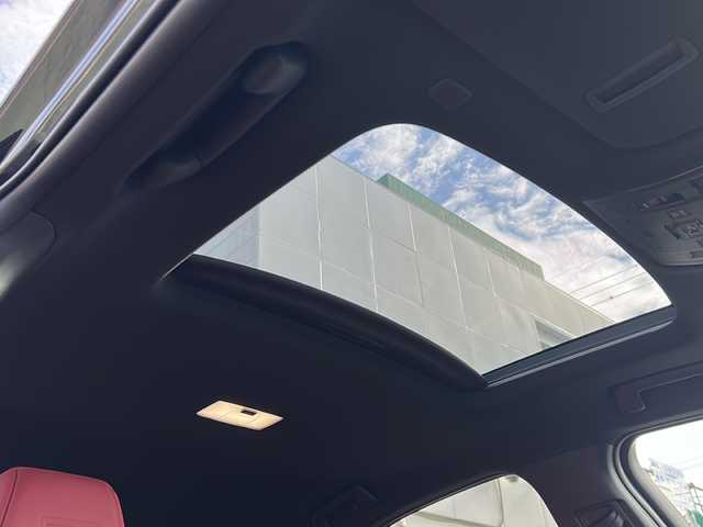 レクサス ＵＸ 250h Fスポーツ 愛知県 2022(令4)年 2.2万km グラファイトブラックガラスフレーク /禁煙車/ワンオーナー//ムーンルーフ(チルト&スライド)//12.3インチディスプレイオーディオ//コネクティッドナビ/フルセグTV//Bluetooth・USB//バックカメラ・パノラミックビューモニター//ビルトインETC2.0//赤革シート//前後ドライブレコーダー（ZDR035）//レクサスセーフティシステムプラス//プリクラッシュセーフティ//レーンディパーチャーアラート//レーントレーシングアシスト//オートマチックハイビーム//レーダークルーズコントロール/　（全車速追従機能付き）//ブラインドスポットモニター//ロードサインアシスト//先行車発進告知機能//プロアクティブドライビングアシスト//クリアランスソナー//前席パワーシート（D席ポジションメモリ付き）//前席シートヒーター//ステアリングヒーター//電動パーキング・ブレーキホールド//パワーバックドア//純正１８インチアルミ//アクティブサウンドコントロール//Fスポーツ専用フレアレッド内装//LEDオートライト//電動格納ミラーウィンカー//純正フロアマット//カードキー×1スペアキー×１//取扱説明書/新車保証書