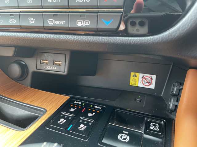 レクサス ＲＸ 450h バージョンL 広島県 2020(令2)年 4.2万km ソニッククォーツ 禁煙/モデリスタエアロ（F/S/R）/レクサスセーフティ/・プリクラッシュセーフティ/・レーンディパーチャーアラート/・レーダークルーズコントロール/・オートマチックハイビーム/・先行車発進お知らせ/BSM/RCTA/HUD/クリアランスソナー/マークレビンソン/純正ナビ/・フルセグ/CD/DVD/Blu-ray/SD/REC/USB/AUX/スマホ連携/パノラミックビューモニター/アルパインリアモニター/ウッドコンビステアリング/パドルシフト/ステアリングヒーター/オートライト/ヘッドランプウォッシャー/ワイヤレス充電/パワーバックドア/パワーシート/シートメモリー（D/N）/全席シートヒーター/D/Nベンチレーション/LEDヘッドライト/フォグランプ/スマートキー/プッシュスタート/スペアキー/カードキー/100V100W電源/トノカバー/アルパインミラー型ドラレコ/ETC2.0/取扱書/保証書