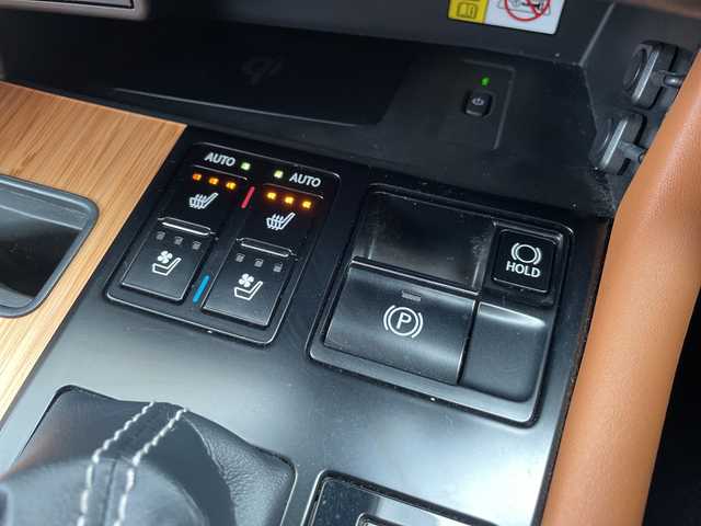 レクサス ＲＸ 450h バージョンL 広島県 2020(令2)年 4.2万km ソニッククォーツ 禁煙/モデリスタエアロ（F/S/R）/レクサスセーフティ/・プリクラッシュセーフティ/・レーンディパーチャーアラート/・レーダークルーズコントロール/・オートマチックハイビーム/・先行車発進お知らせ/BSM/RCTA/HUD/クリアランスソナー/マークレビンソン/純正ナビ/・フルセグ/CD/DVD/Blu-ray/SD/REC/USB/AUX/スマホ連携/パノラミックビューモニター/アルパインリアモニター/ウッドコンビステアリング/パドルシフト/ステアリングヒーター/オートライト/ヘッドランプウォッシャー/ワイヤレス充電/パワーバックドア/パワーシート/シートメモリー（D/N）/全席シートヒーター/D/Nベンチレーション/LEDヘッドライト/フォグランプ/スマートキー/プッシュスタート/スペアキー/カードキー/100V100W電源/トノカバー/アルパインミラー型ドラレコ/ETC2.0/取扱書/保証書