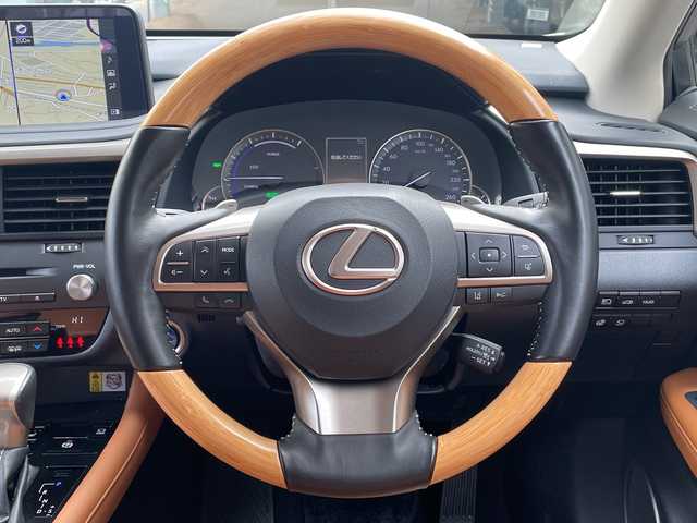 レクサス ＲＸ 450h バージョンL 広島県 2020(令2)年 4.2万km ソニッククォーツ 禁煙/モデリスタエアロ（F/S/R）/レクサスセーフティ/・プリクラッシュセーフティ/・レーンディパーチャーアラート/・レーダークルーズコントロール/・オートマチックハイビーム/・先行車発進お知らせ/BSM/RCTA/HUD/クリアランスソナー/マークレビンソン/純正ナビ/・フルセグ/CD/DVD/Blu-ray/SD/REC/USB/AUX/スマホ連携/パノラミックビューモニター/アルパインリアモニター/ウッドコンビステアリング/パドルシフト/ステアリングヒーター/オートライト/ヘッドランプウォッシャー/ワイヤレス充電/パワーバックドア/パワーシート/シートメモリー（D/N）/全席シートヒーター/D/Nベンチレーション/LEDヘッドライト/フォグランプ/スマートキー/プッシュスタート/スペアキー/カードキー/100V100W電源/トノカバー/アルパインミラー型ドラレコ/ETC2.0/取扱書/保証書