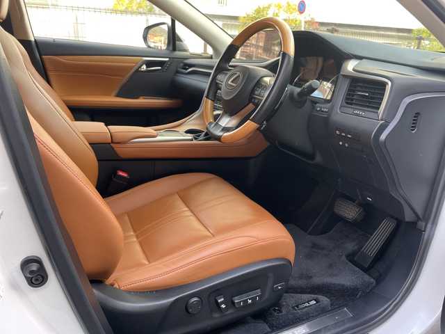 レクサス ＲＸ 450h バージョンL 広島県 2020(令2)年 4.2万km ソニッククォーツ 禁煙/モデリスタエアロ（F/S/R）/レクサスセーフティ/・プリクラッシュセーフティ/・レーンディパーチャーアラート/・レーダークルーズコントロール/・オートマチックハイビーム/・先行車発進お知らせ/BSM/RCTA/HUD/クリアランスソナー/マークレビンソン/純正ナビ/・フルセグ/CD/DVD/Blu-ray/SD/REC/USB/AUX/スマホ連携/パノラミックビューモニター/アルパインリアモニター/ウッドコンビステアリング/パドルシフト/ステアリングヒーター/オートライト/ヘッドランプウォッシャー/ワイヤレス充電/パワーバックドア/パワーシート/シートメモリー（D/N）/全席シートヒーター/D/Nベンチレーション/LEDヘッドライト/フォグランプ/スマートキー/プッシュスタート/スペアキー/カードキー/100V100W電源/トノカバー/アルパインミラー型ドラレコ/ETC2.0/取扱書/保証書