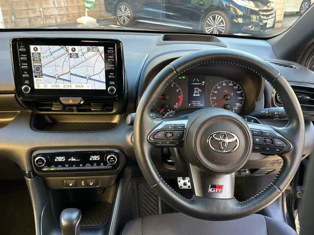 トヨタ ＧＲヤリス RS 東京都 2021(令3)年 6.4万km プレシャスブラックパール ワンオーナー/純正ナビ(T-Connect ・フルセグ・Bluetooth・AM・FM)/バックカメラ/パドルシフト/前後ドライブレコーダー/レーダークルーズコントロール/衝突軽減ブレーキ/レーンアシスト/ハンドルヒーター/シートヒーター/ETC2.0/オートブレーキホールド/前後コーナーセンサー/取扱説明書/保証書/記録簿