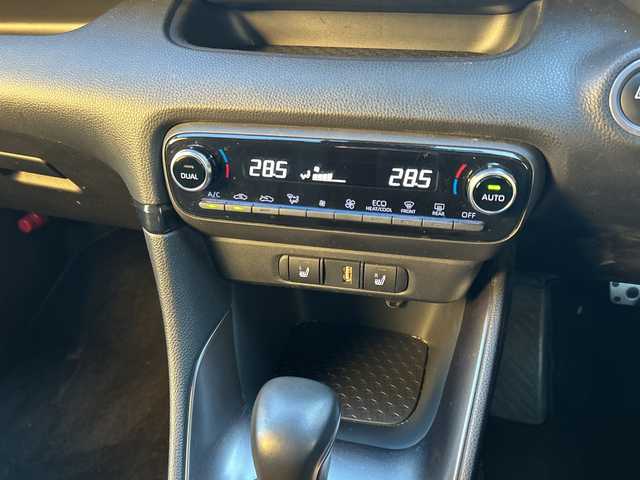 トヨタ ＧＲヤリス RS 東京都 2021(令3)年 6.4万km プレシャスブラックパール ワンオーナー/純正ナビ(T-Connect ・フルセグ・Bluetooth・AM・FM)/バックカメラ/パドルシフト/前後ドライブレコーダー/レーダークルーズコントロール/衝突軽減ブレーキ/レーンアシスト/ハンドルヒーター/シートヒーター/ETC2.0/オートブレーキホールド/前後コーナーセンサー/取扱説明書/保証書/記録簿