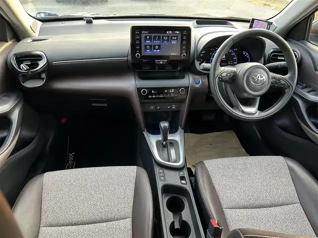 トヨタ ヤリスクロス ハイブリッド Z 福岡県 2021(令3)年 8.8万km ブラックマイカ フルセグナビ/クルーズコントロール/ビルトインETC/ETC2.0/ドライブレコーダー/前席シートヒーター/LEDライト/全方位車外カメラ/純正アルミホイール