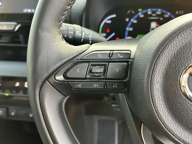 トヨタ ヤリスクロス ハイブリッド Z 福岡県 2021(令3)年 8.8万km ブラックマイカ フルセグナビ/クルーズコントロール/ビルトインETC/ETC2.0/ドライブレコーダー/前席シートヒーター/LEDライト/全方位車外カメラ/純正アルミホイール