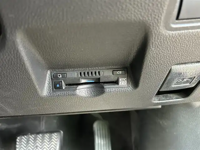 トヨタ ヤリスクロス ハイブリッド Z 福岡県 2021(令3)年 8.8万km ブラックマイカ フルセグナビ/クルーズコントロール/ビルトインETC/ETC2.0/ドライブレコーダー/前席シートヒーター/LEDライト/全方位車外カメラ/純正アルミホイール