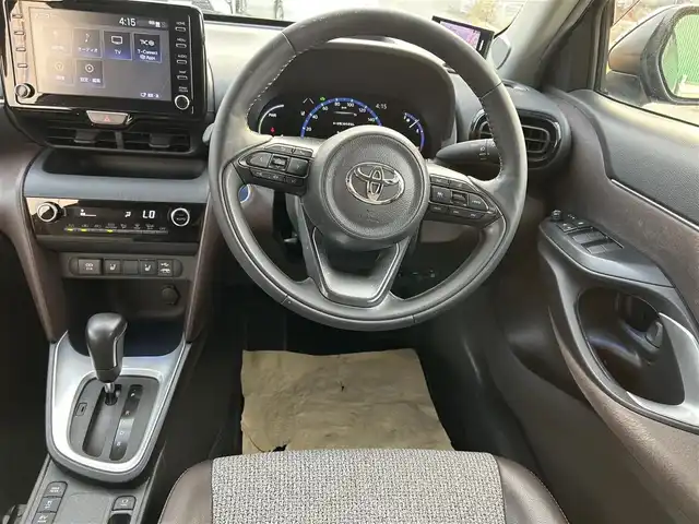 トヨタ ヤリスクロス ハイブリッド Z 福岡県 2021(令3)年 8.8万km ブラックマイカ フルセグナビ/クルーズコントロール/ビルトインETC/ETC2.0/ドライブレコーダー/前席シートヒーター/LEDライト/全方位車外カメラ/純正アルミホイール