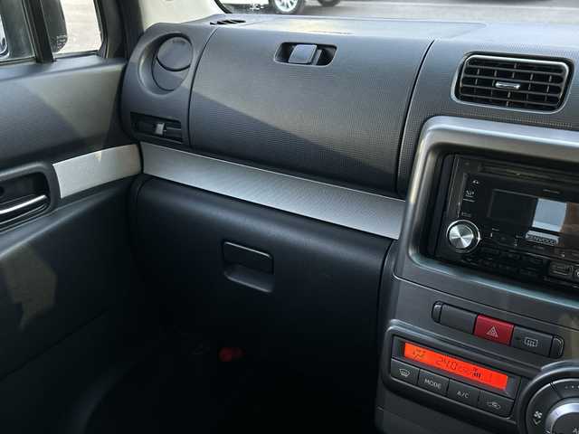 ダイハツ ムーヴ コンテ カスタム G 青森県 2012(平24)年 9万km ブラックマイカメタリック 4WD/HIDヘッドライト/フォグランプ/オートエアコン/純正ドアバイザー/純正フロアマット/パワーステアリング/パワーウィンドウ/電動格納ドアミラー/スマートキー/盗難防止装置/純正14インチアルミ