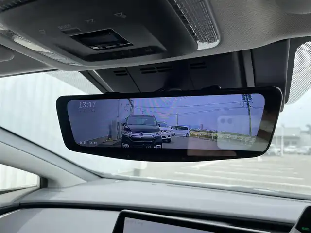 トヨタ プリウス Z 佐賀県 2023(令5)年 3.4万km プラチナホワイトパールマイカ ガラスルーフ/Toyota Safety Sense/・プリクラッシュセーフティ/・レーントレーシングアシスト/・レーンチェンジアシスト/・先行車発進告知機能/・オートマチックハイビーム/・レーダークルーズコントロール/・クリアランスソナー/・パーキングサポートブレーキ/・ロードサインアシスト/・ブラインドスポットモニター/・アドバンストパーク/純正12.3インチナビ/・フルセグTV/USB/Bluetooth/AppleCarPlay/パノラミックビューモニター/アルパインドラレコ一体型デジタルインナーミラー/電子パーキングブレーキ/AUTO　HOLD/D席パワーシート（メモリ機能付）/D＋N席シートヒーター・エアシート/ステアリングヒーター/ステアリングリモコン　/100V電源/19インチ純正アルミホイール/純正LEDヘッドライト/ETC2.0/フロアマット