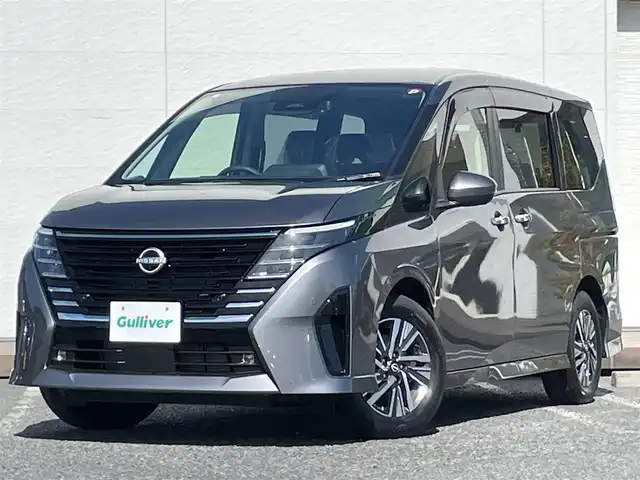 日産 セレナ ハイウェイスター V 千葉県 2023(令5)年 0.3万km ダークメタルグレー プロパイロット/　・エマージェンシーブレーキ/　・レーダークルーズコントロール/　・レーンキープアシスト/　・ブライドスポットモニター/ディスプレイオーディオ/両側パワースライドドア/前後コーナーセンサー/オートライト/オートハイビーム/LEDヘッドライト/デジタルインナーミラー/電子パーキング/純正フロアマット