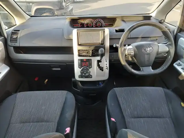トヨタ ノア Si 東京都 2010(平22)年 15.1万km グレーメタリック 純正ナビ NHZN-W60G/フルセグTV/バックカメラ/ETC/ドライブレコーダー NDR-161/プッシュスタート/パドルシフト/片側パワースライドドア/HIDヘッドライト/オートライト/ドアバイザー/16インチ純正アルミホイール
